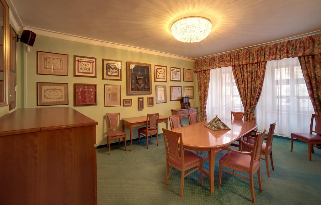 Pension Masonic House Локет Экстерьер фото