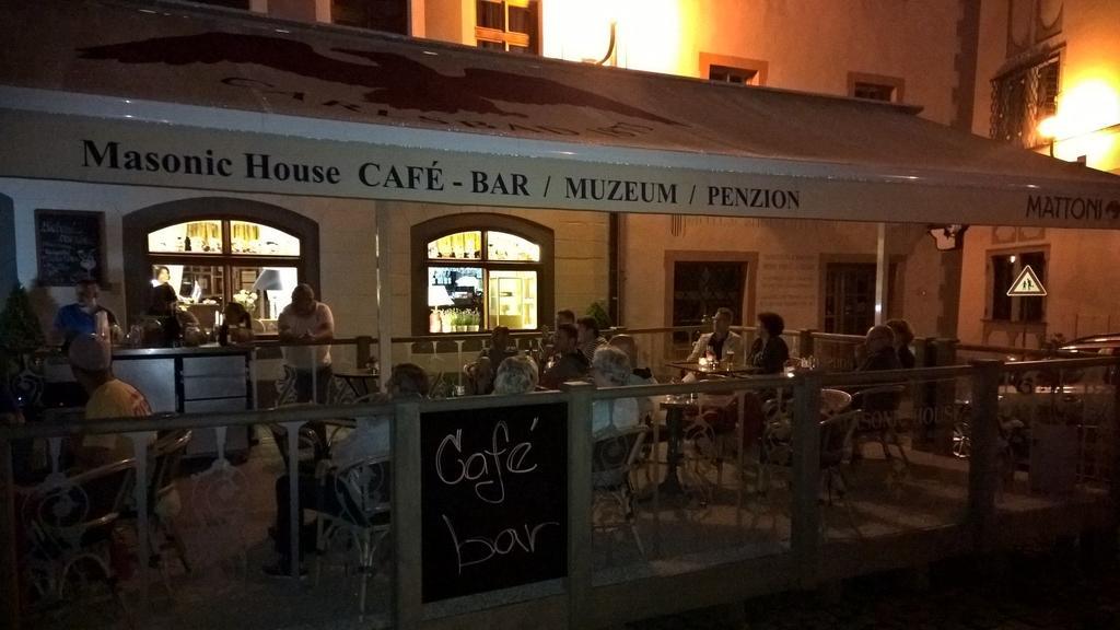 Pension Masonic House Локет Экстерьер фото